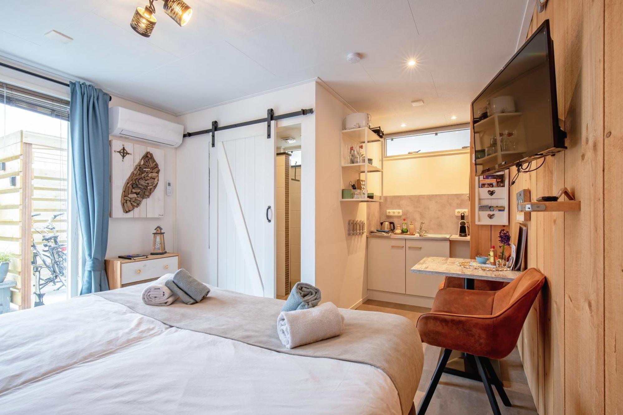 Bed En Bike Strunen Op Texel Den Burg Exterior photo